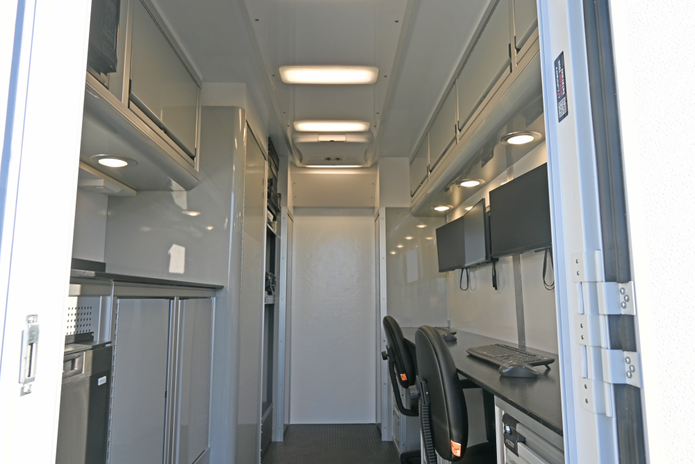 mpcct-communications-command-trailer-interior
